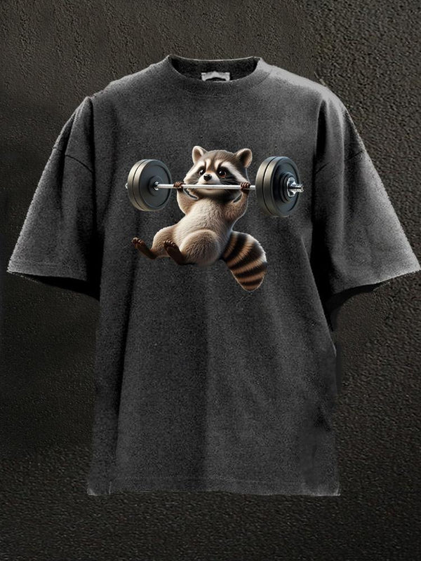 bench press raccoon Washed Gym Shirt