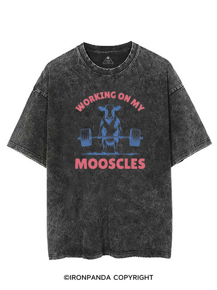 Working On My Mooscles Cow Funny Weightlifting VINTAGE GYM SHIRT