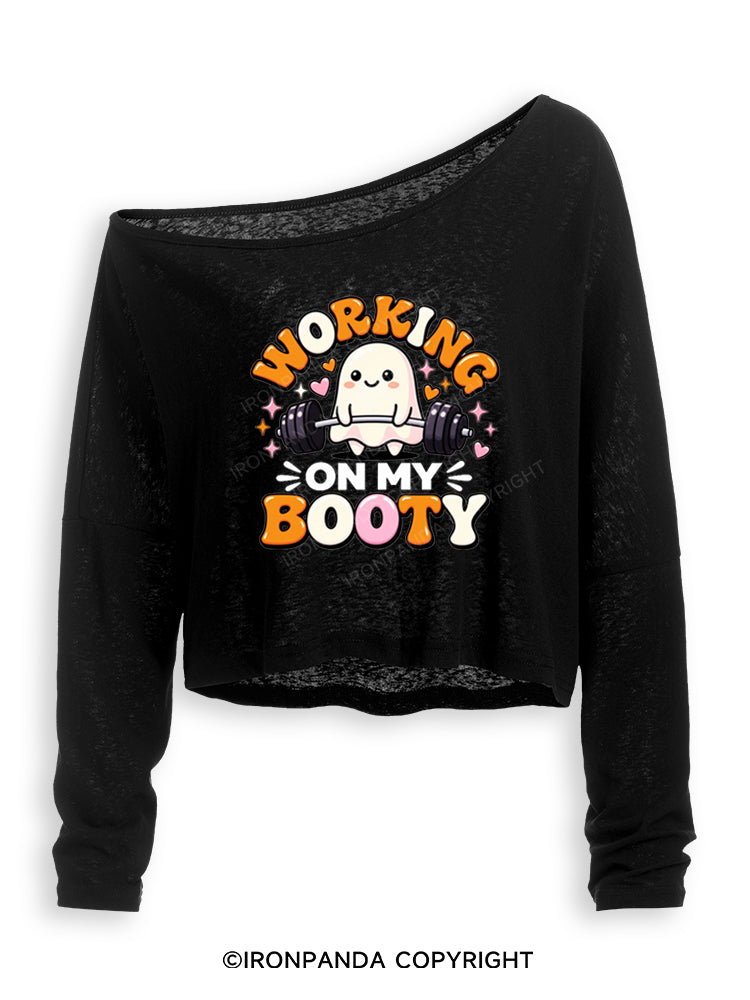 WORKING ON MY BOOTY FUNNY GHOST HALLOWEEN Off Shoulder Long Sleeve Crop Top