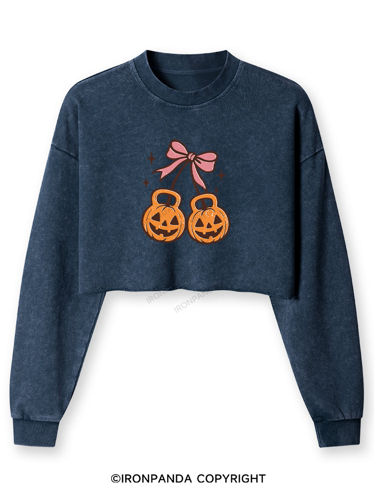 CHERRY PUMPKIN KETTLEBELL HALLOWEEN Washed Long-Sleeve Crop Top