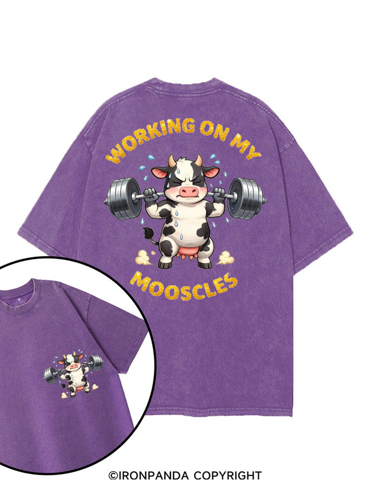 WORKING ON MY MOOSCLES GYM printed Gym Shirt