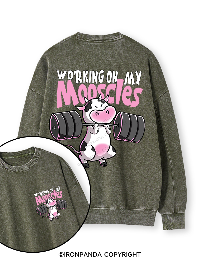 WORKING ON MY MOOSCLES Double-Sided Printed Washed Sweatshirt