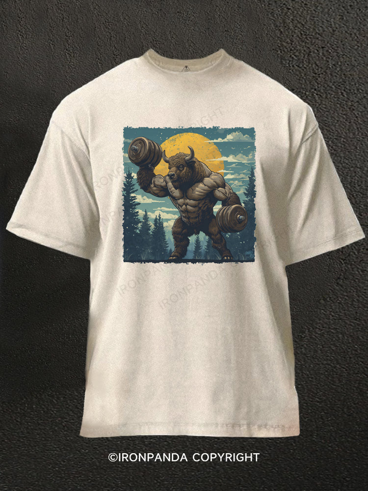 bison lifting weight Washed Gym Shirt