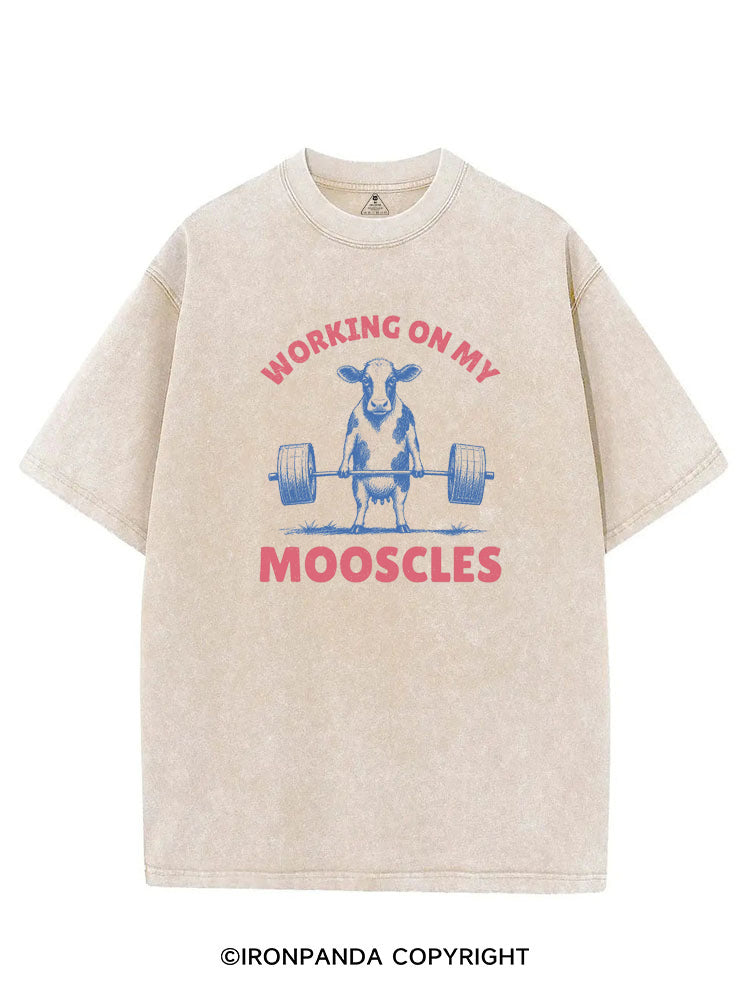 Working On My Mooscles Cow Funny Weightlifting VINTAGE GYM SHIRT