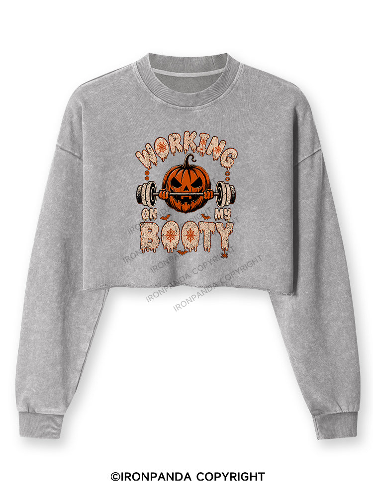 WORKING ON MY BOOTY FUNNY HALLOWEEN PUMPKIN Washed Long-Sleeve Crop Top