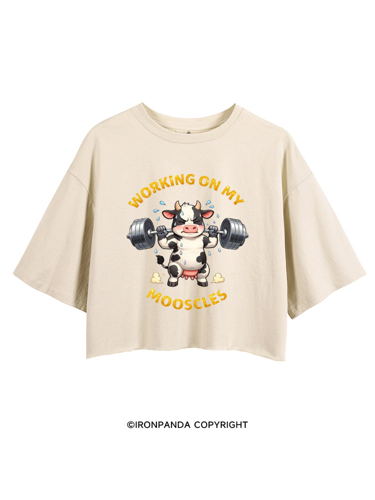 WORKING ON MY MOOSCLES GYM CROP TOPS