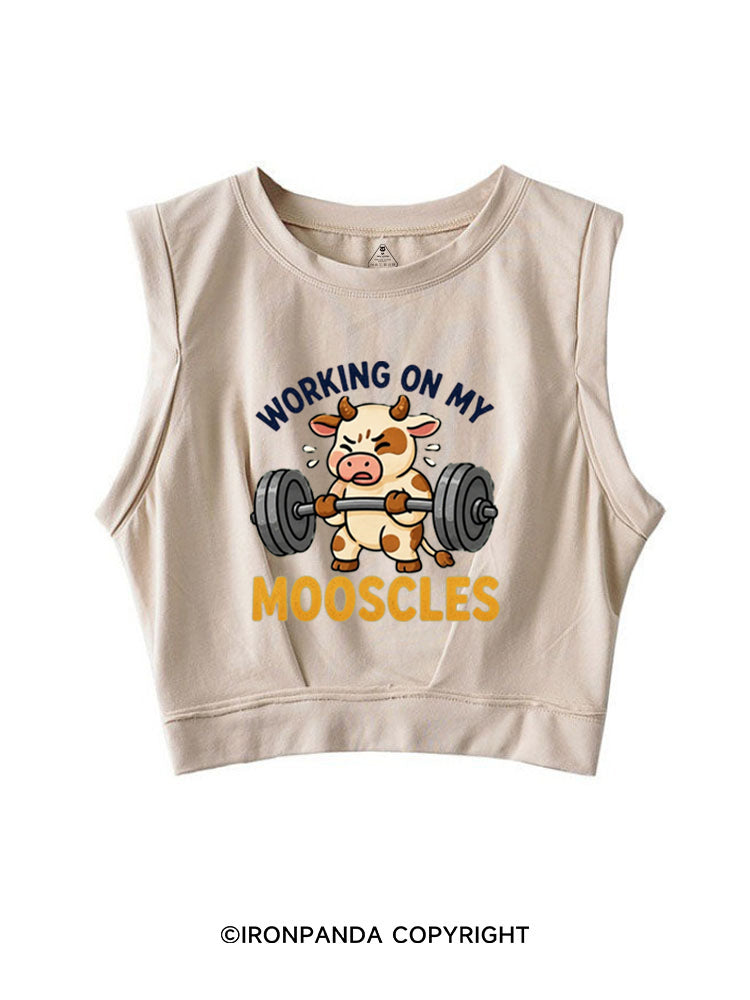 WORKING ON MY MOOSCLES FUNNY FITNESS SLEEVELESS CROP TOPS