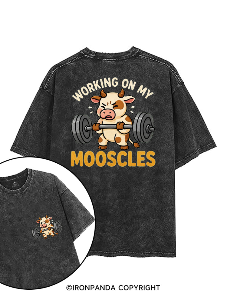 WORKING ON MY MOOSCLES FUNNY FITNESS printed Gym Shirt