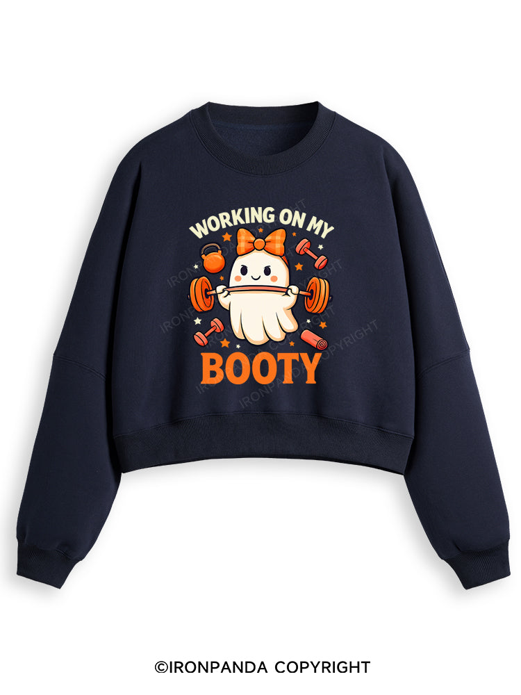 WORKING ON MY BOOTY FUNNY GHOST HALLOWEEN Fleece Crop Sweatshirt