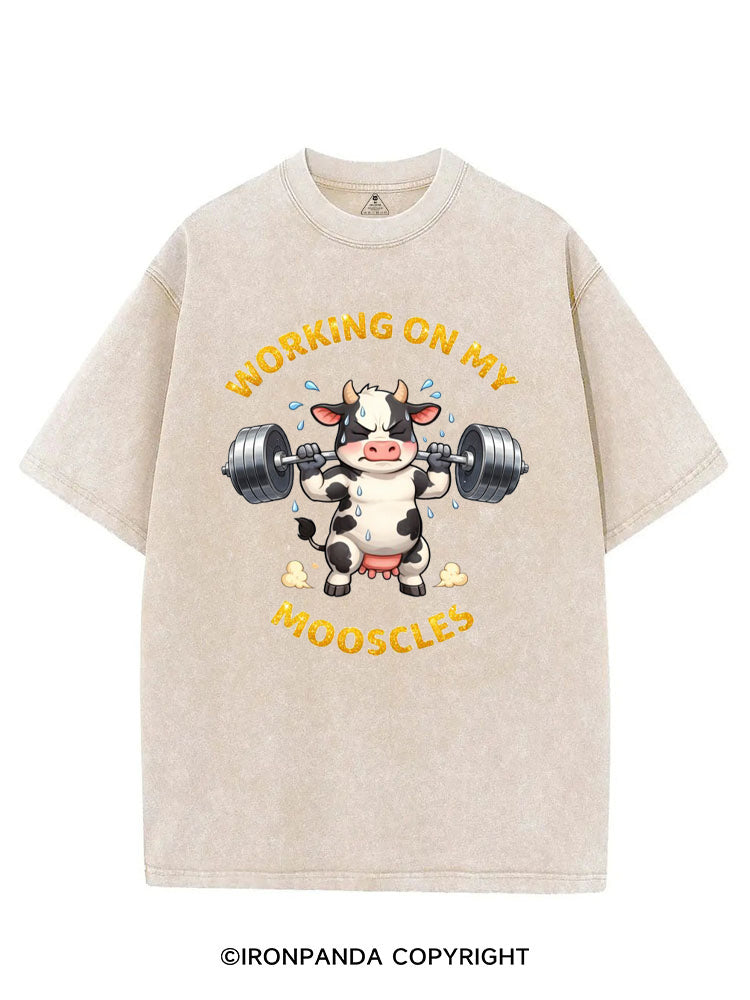 WORKING ON MY MOOSCLES GYM VINTAGE GYM SHIRT