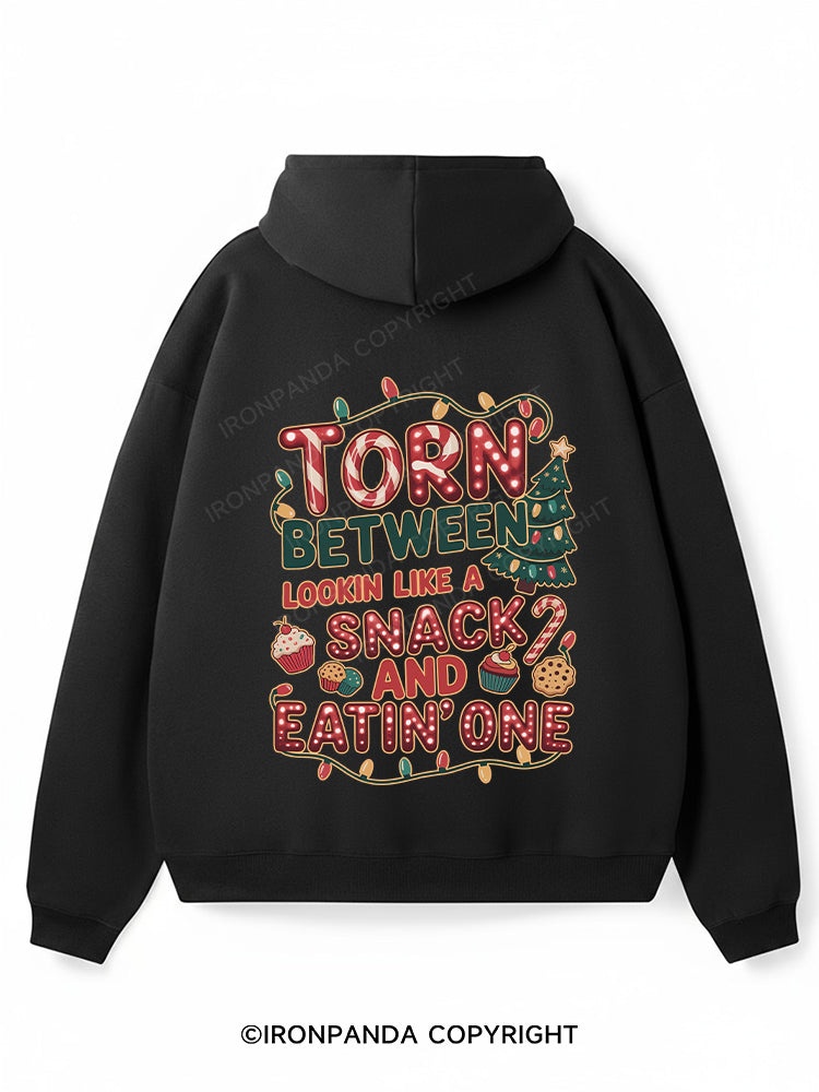 TORN BETWEEN LOOKIN LIKE A SNACK AND EATIN'ONE Premium Fleece Gym Hoodie