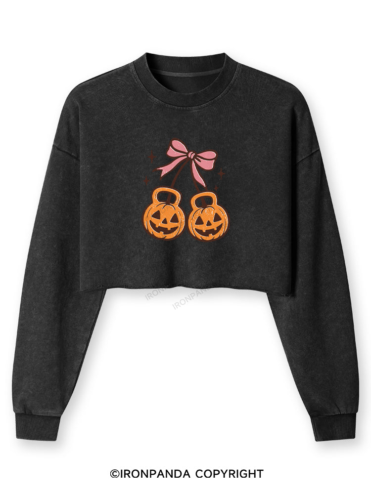 CHERRY PUMPKIN KETTLEBELL HALLOWEEN Washed Long-Sleeve Crop Top