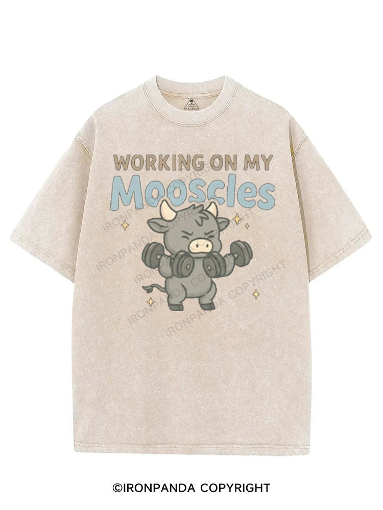 working on my mooscles VINTAGE GYM SHIRT