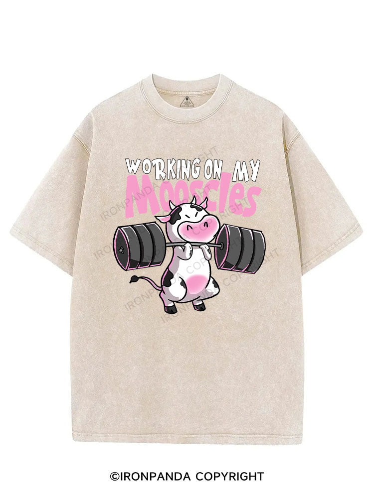 WORKING ON MY MOOSCLES VINTAGE GYM SHIRT