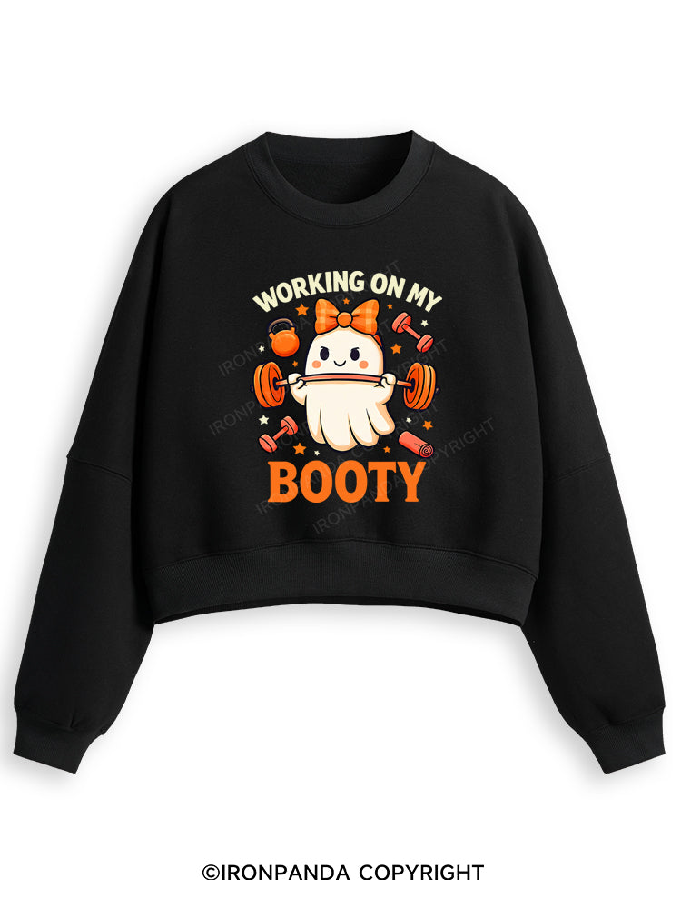 WORKING ON MY BOOTY FUNNY GHOST HALLOWEEN Fleece Crop Sweatshirt