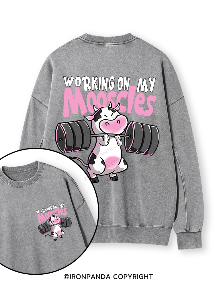 WORKING ON MY MOOSCLES Double-Sided Printed Washed Sweatshirt