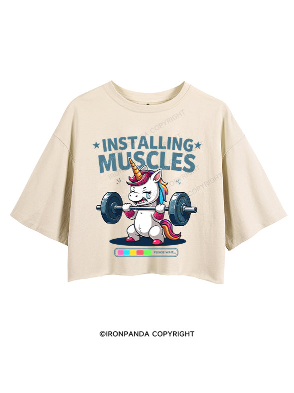 installing muscles CROP TOPS