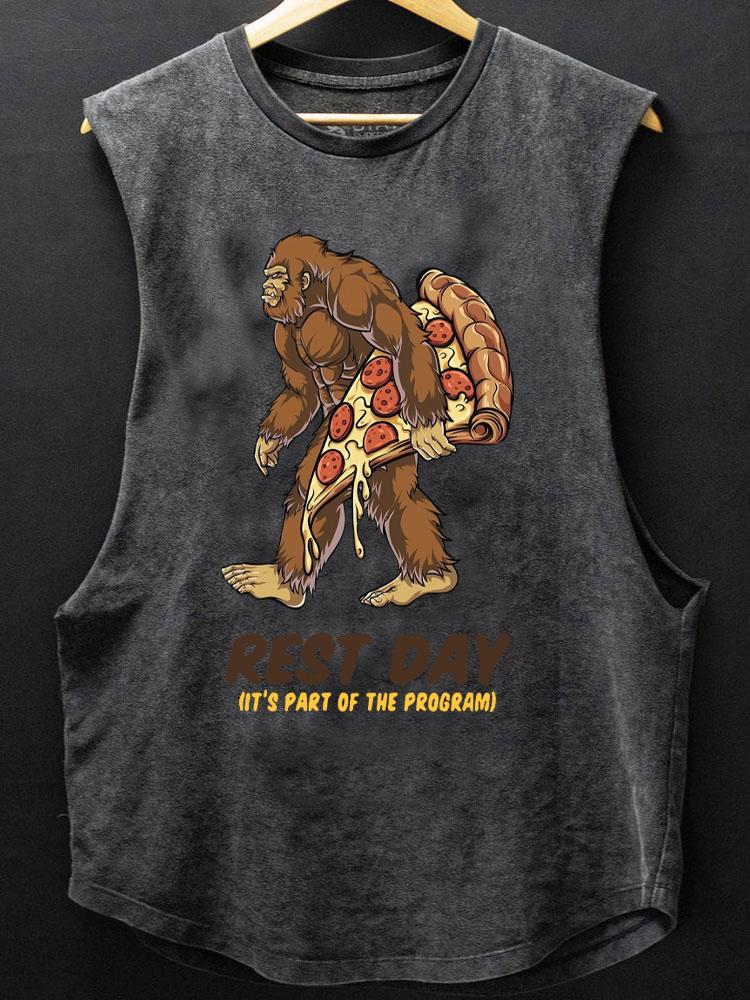 Rest Day Bigfoot holding pizza SCOOP BOTTOM COTTON TANK
