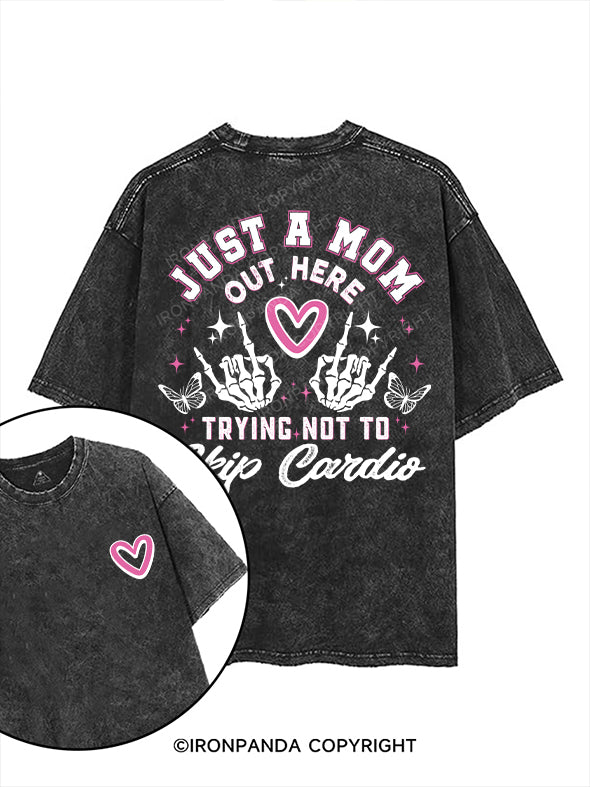 Just a mom out here trying not to skip cardio printed Gym Shirt