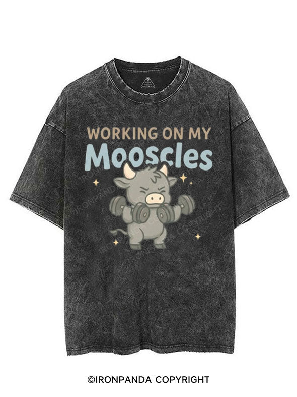 working on my mooscles VINTAGE GYM SHIRT