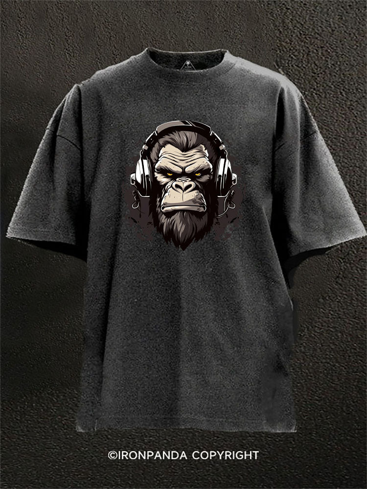 Gorilla With Headphones Washed Gym Shirt