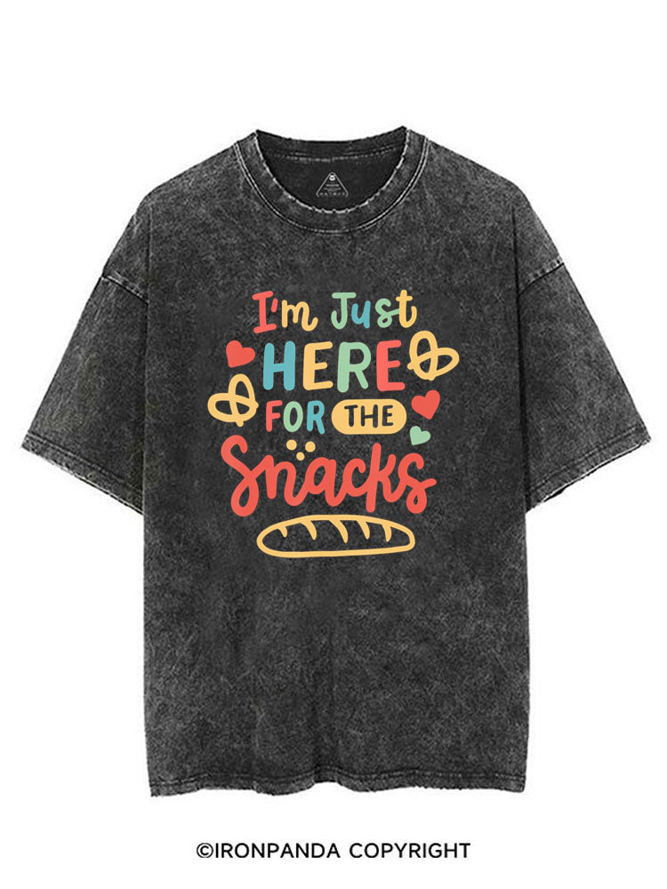 I'M JUST HERE FOR THE SNACKS VINTAGE GYM SHIRT