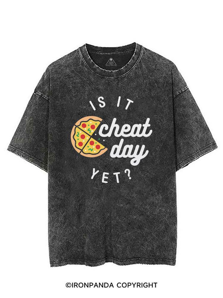 IS IT CHEAT DAY YET？VINTAGE GYM SHIRT